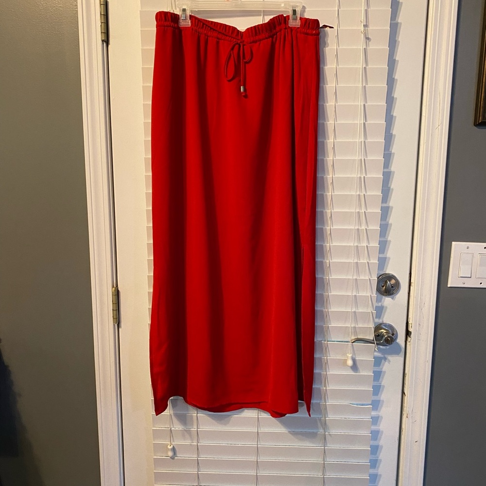 Maxi skirt side slits